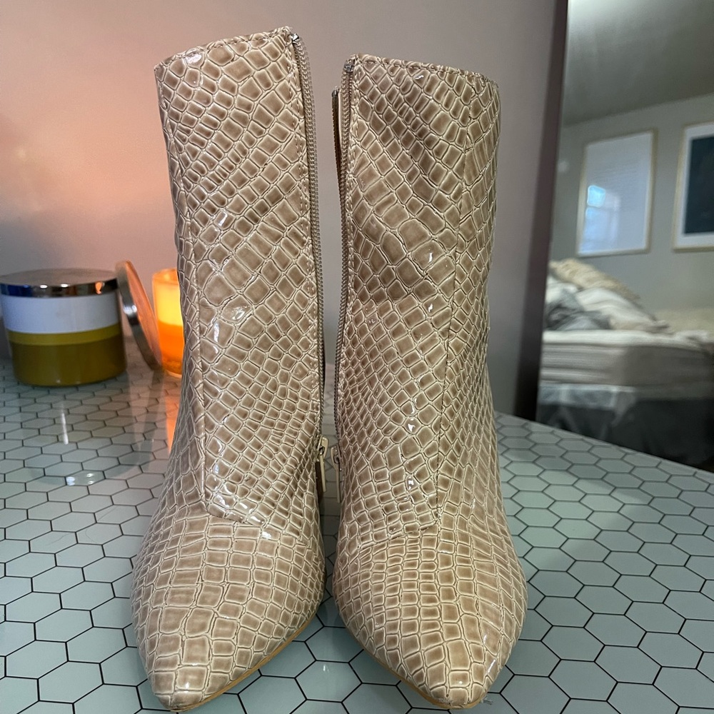 Ankle boots